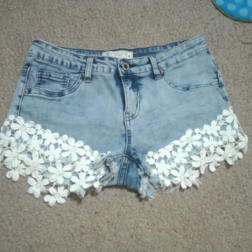 lace trim shorts
